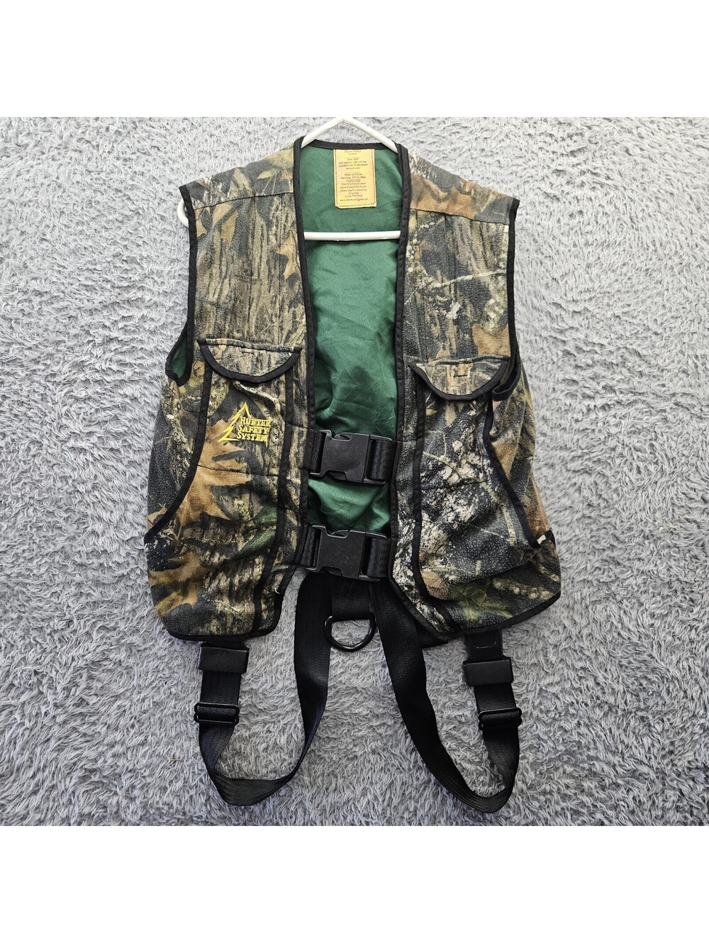 Hunter Safety System Treestand Harness Vest Small/Medium Camo Hunting 100-175 LB